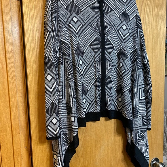 Renuar (Macy’s) geo sweater - Picture 8 of 9